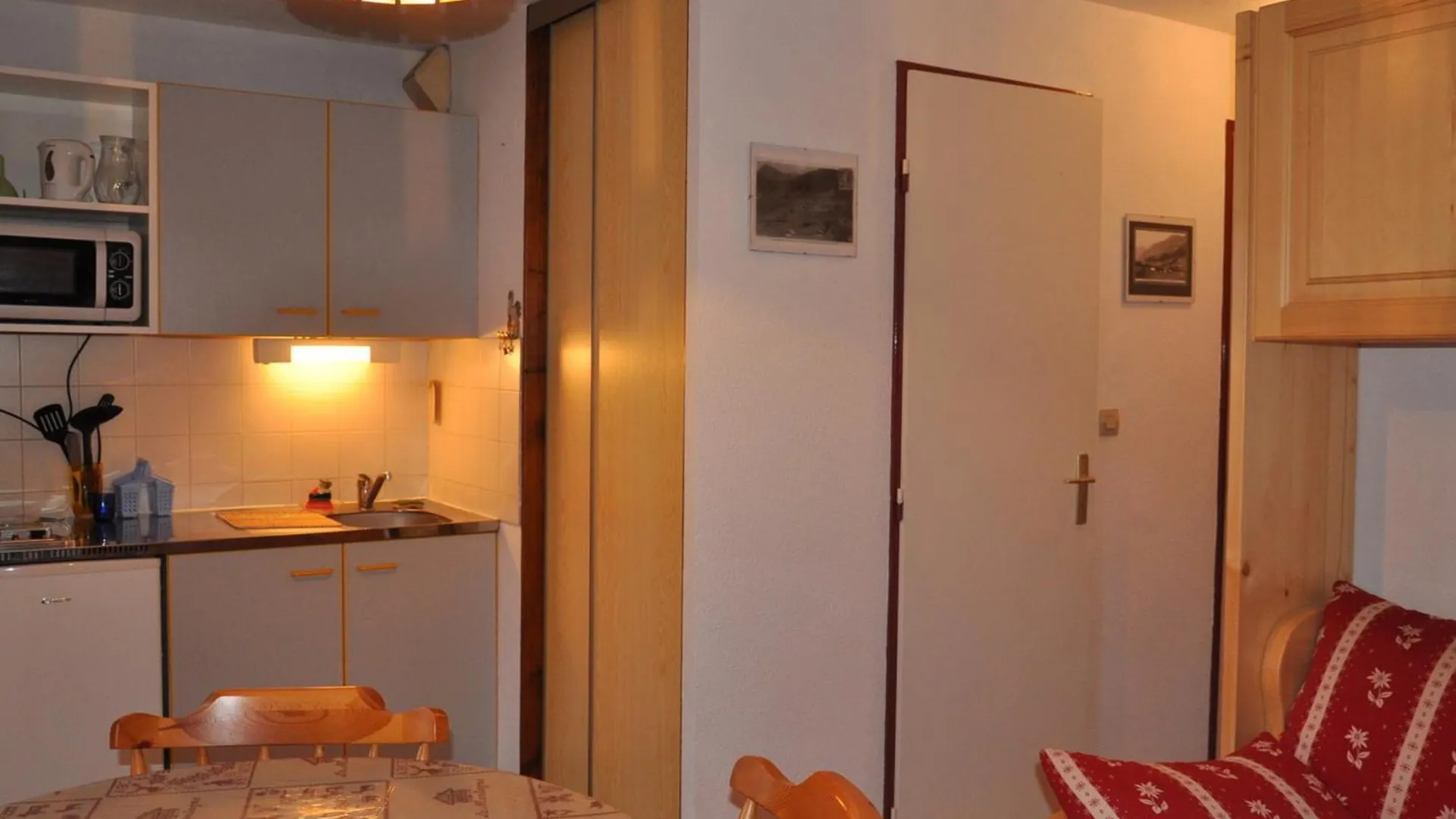 Studio 4 Pers Avec Balcon S/O, Parking, Casier A Skis - Abondance - Fr-1-692-60