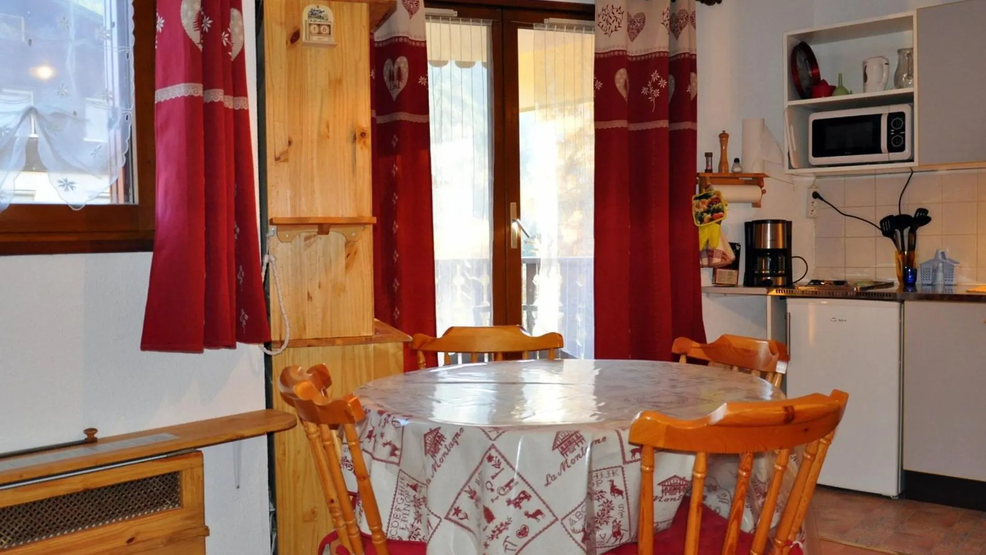 Studio 4 Pers Avec Balcon S/O, Parking, Casier A Skis - Abondance - Fr-1-692-60 0*,  France